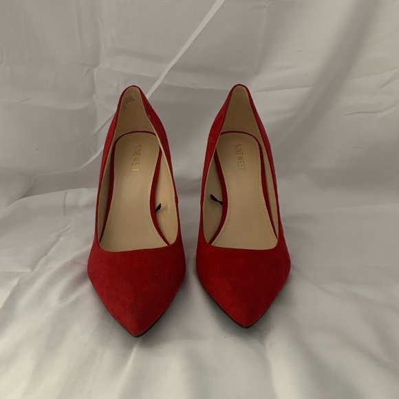 NWOT Nine West Classes Red Suede Pumps - Picture 2 of 8